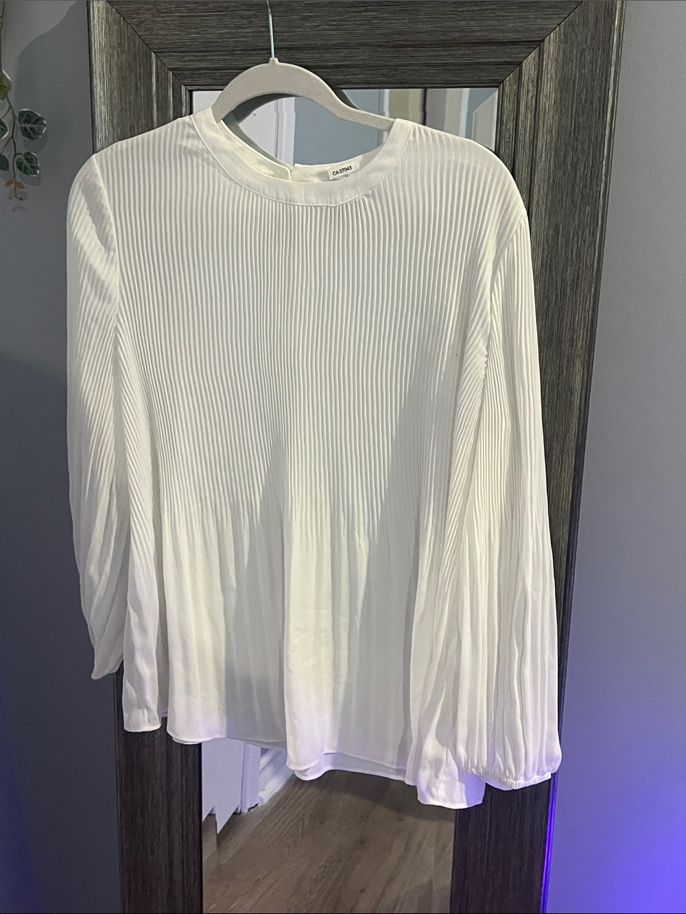 Pleated White Long-Sleeve Women's Top